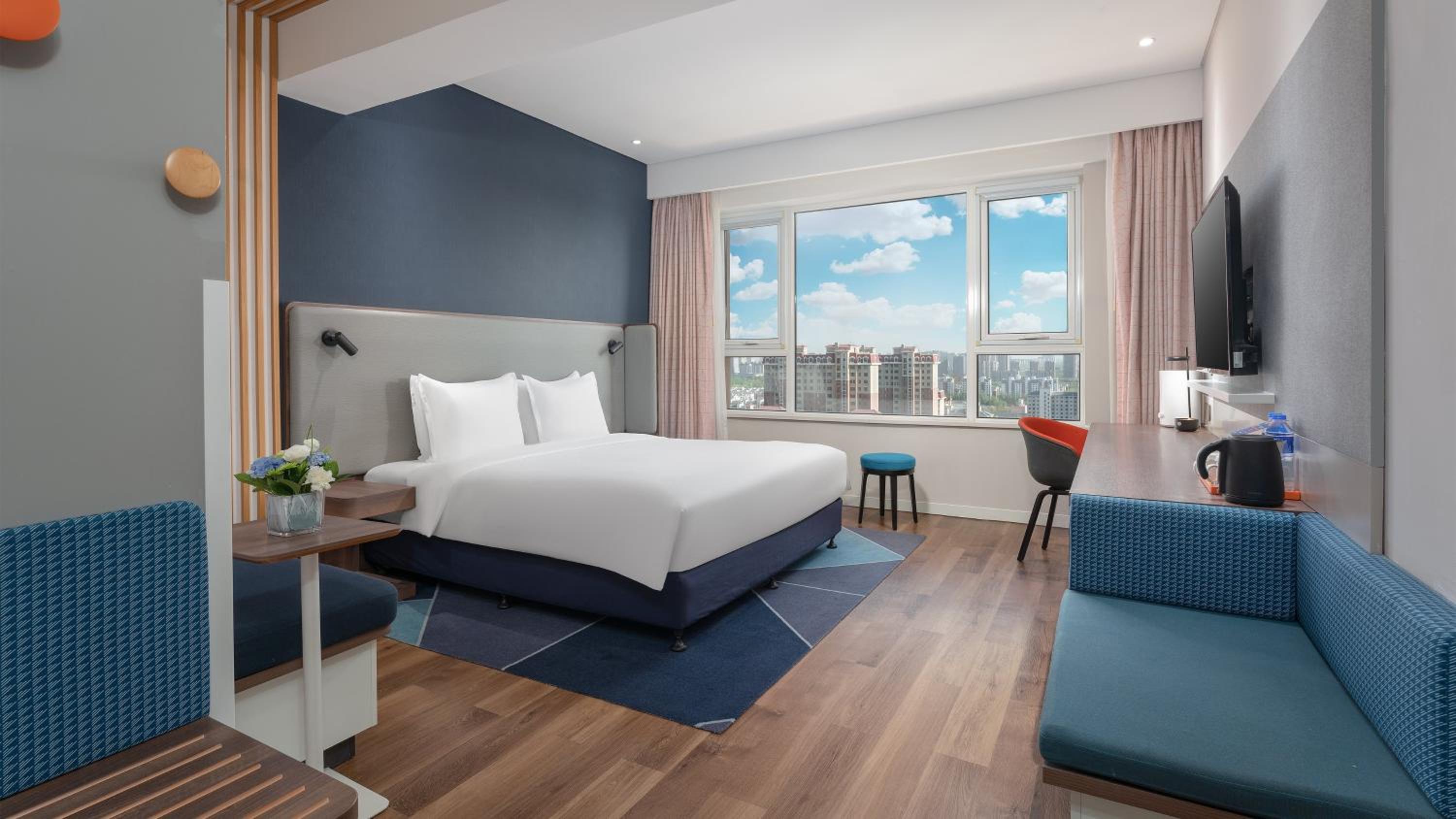 Standard King Room - Photo 7
