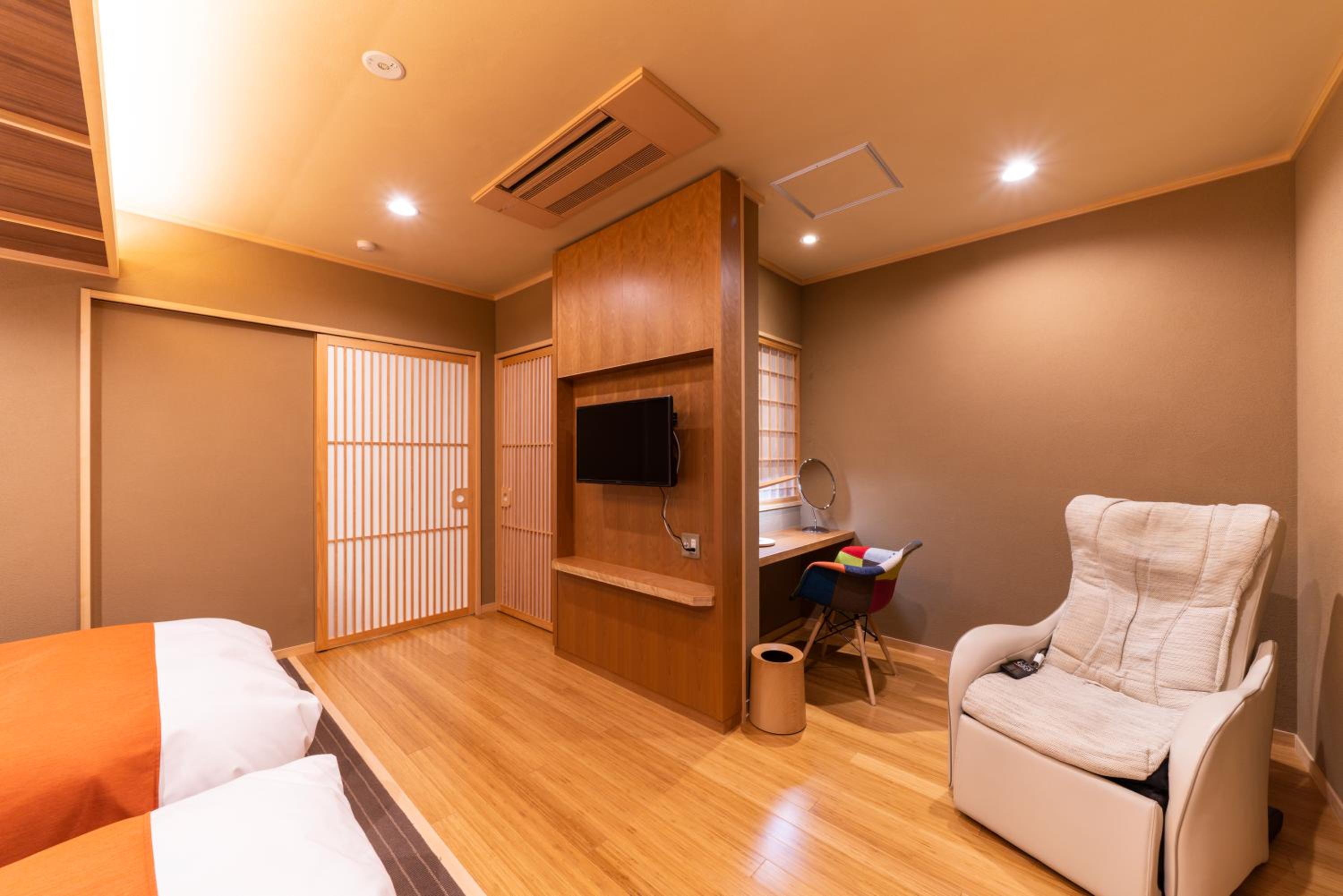 Superior Japanese-Western Style Twin Room photo 3