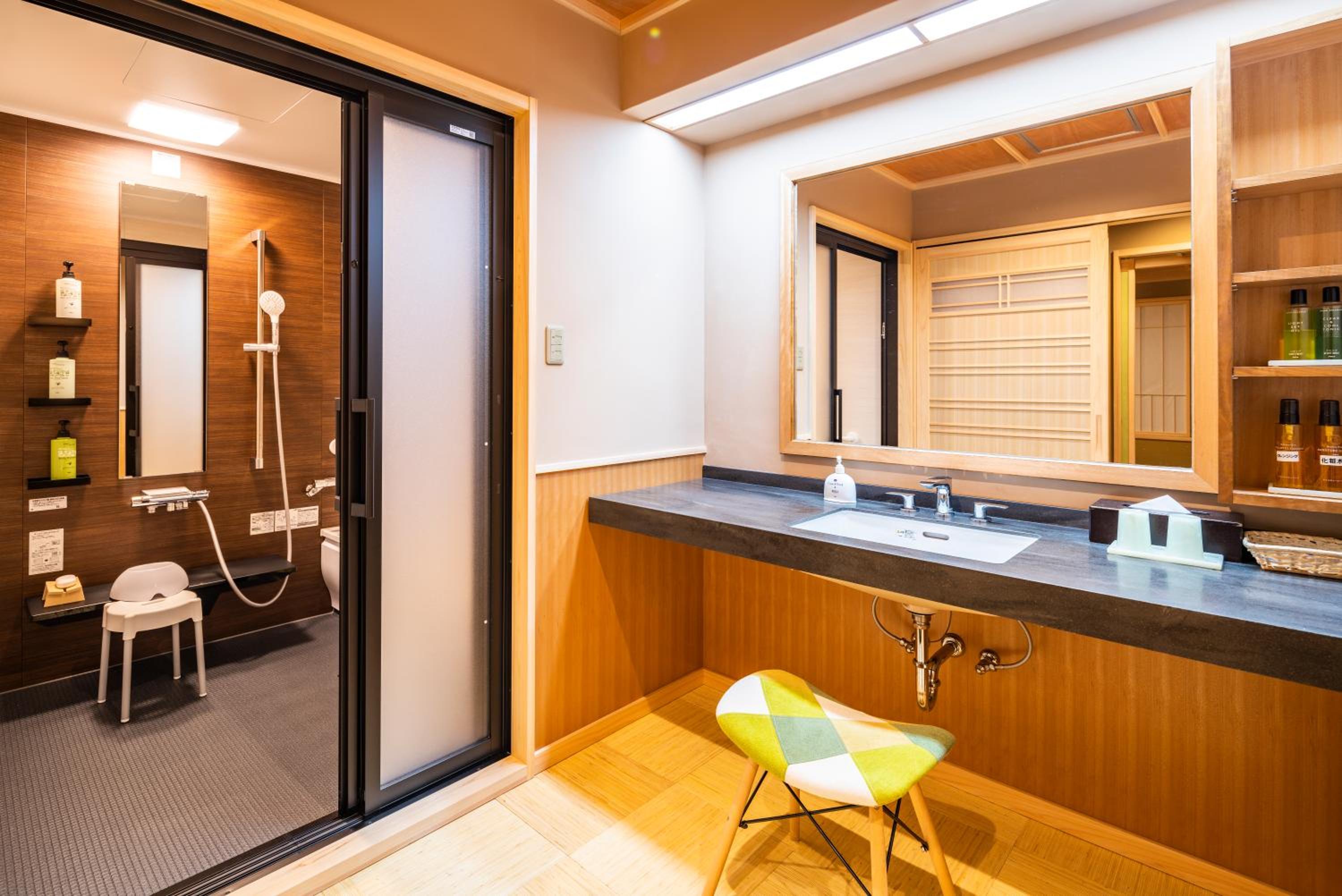 Deluxe Japanese-Western Style Twin Room photo 3