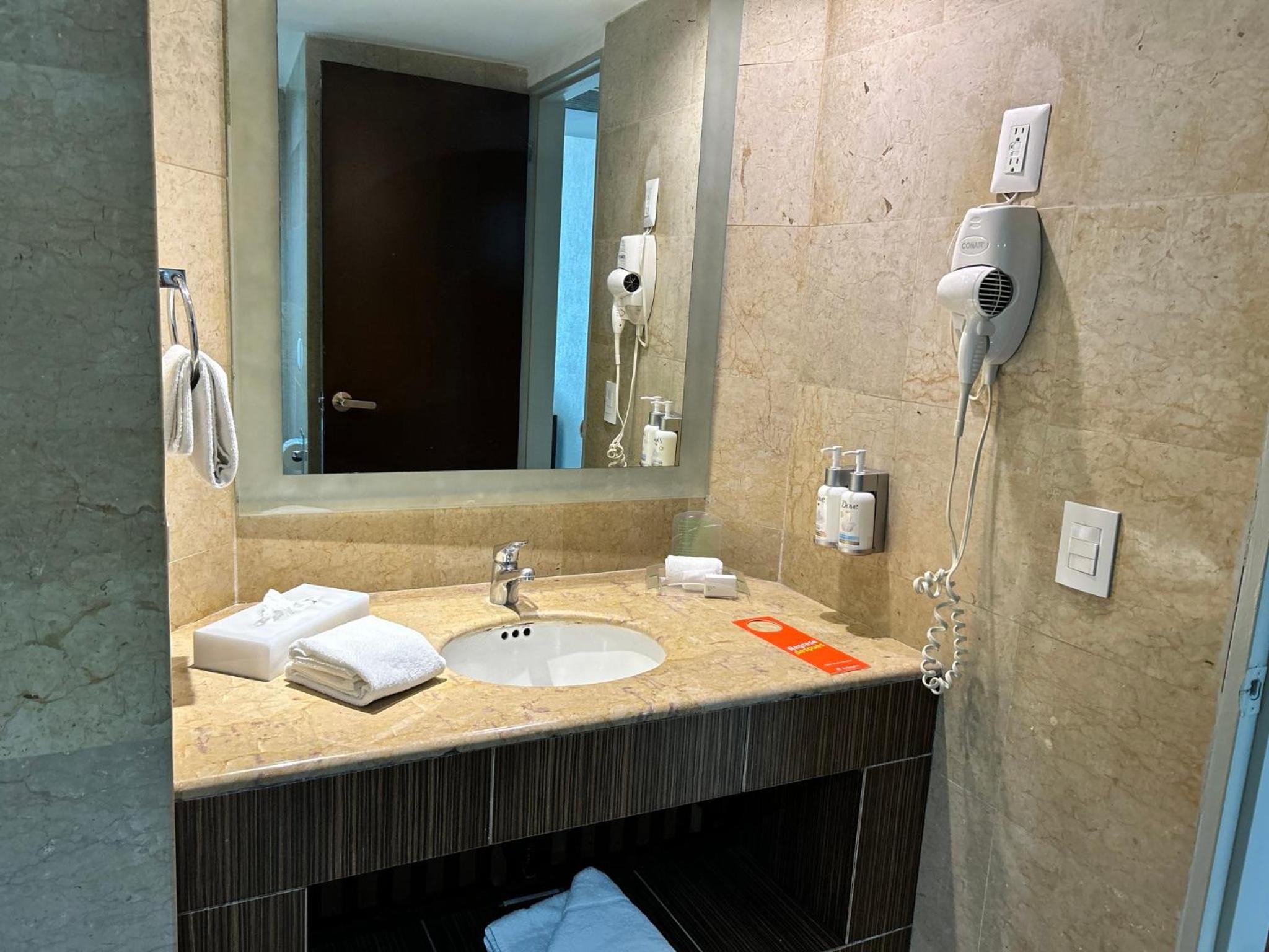 Standard King Room with Walk-In Shower - Photo 5
