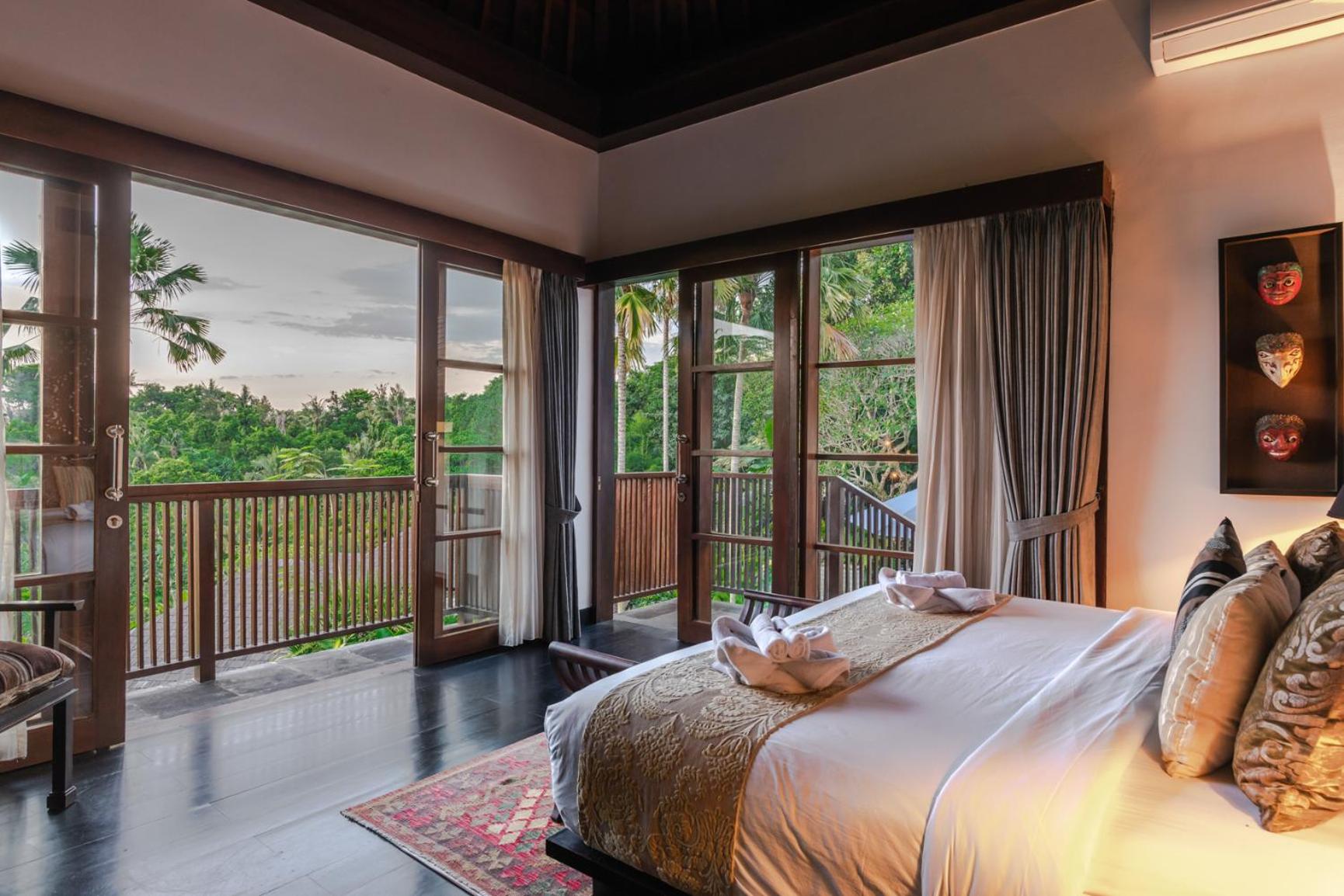 Three-Bedroom Villa - Photo 35