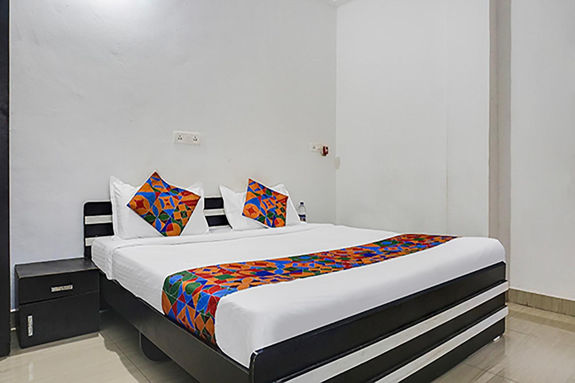 Deluxe Room - Photo 4
