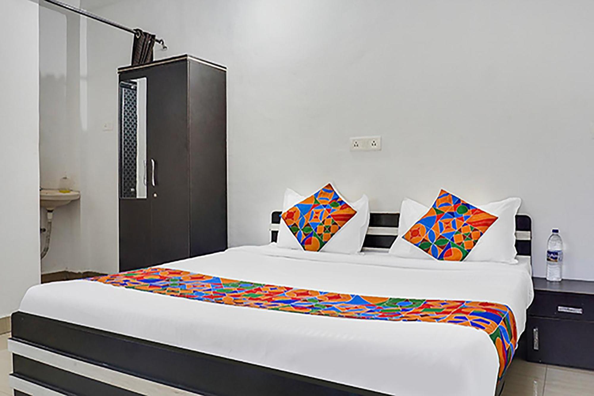 Deluxe Room - Photo 3