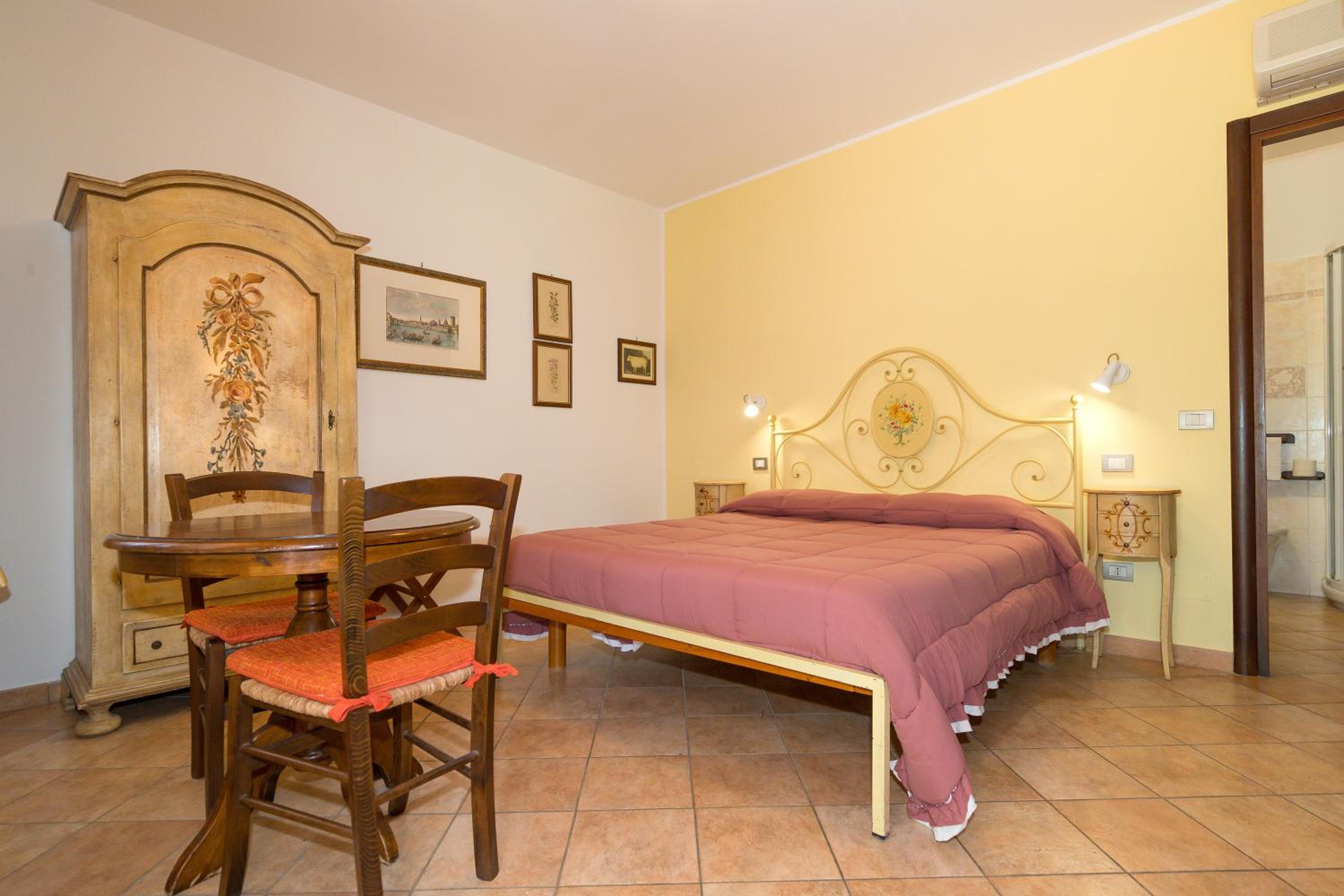 Superior One-Bedroom Apartment photo 1