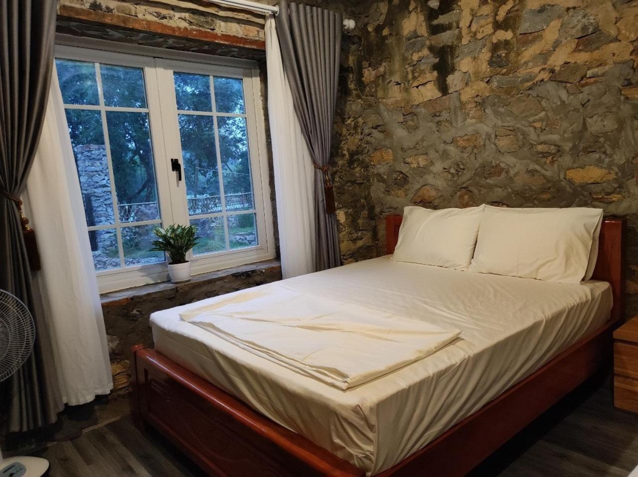 Double Or Twin Room With Shared Bathroom photo 1