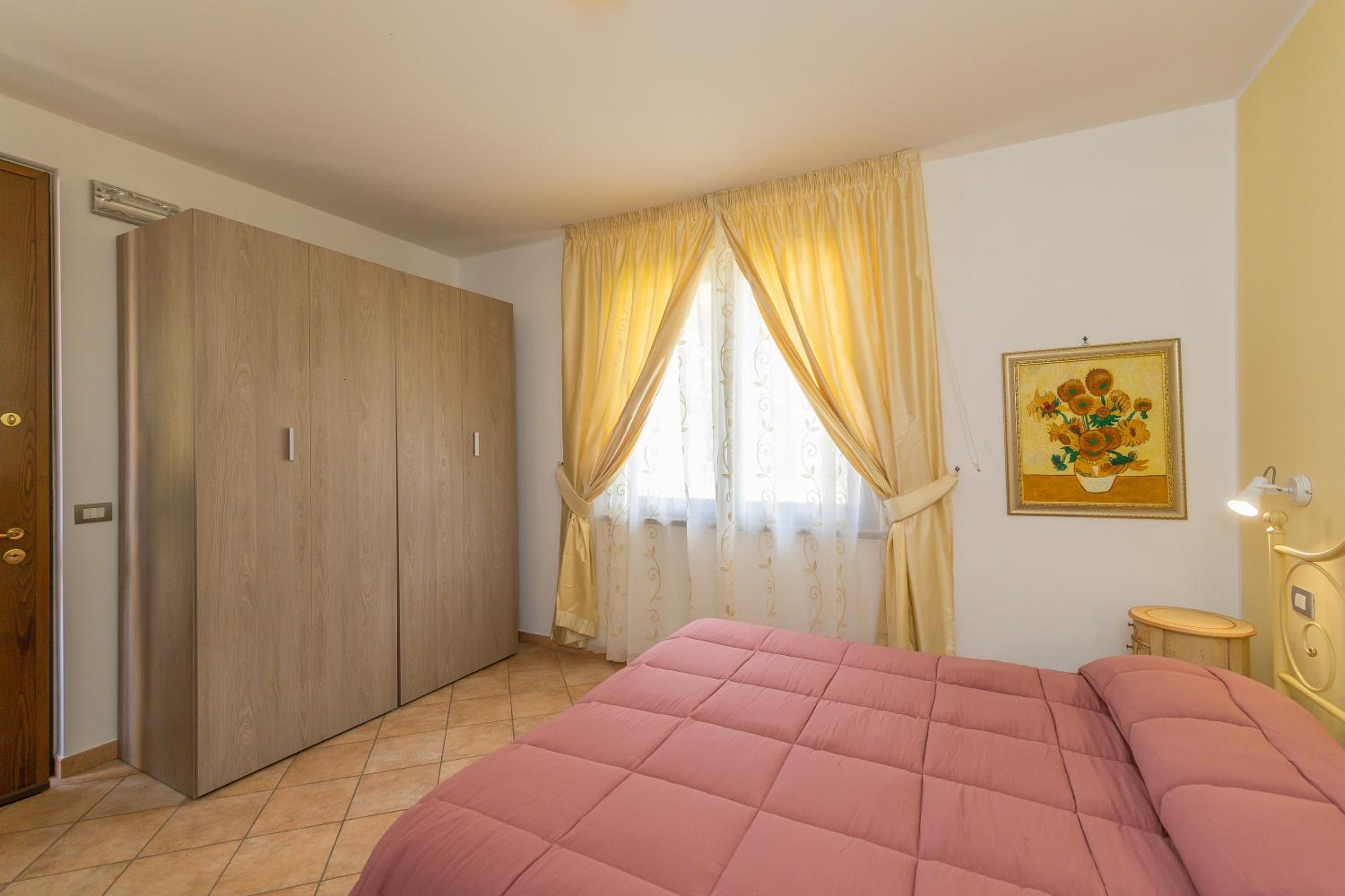 One-Bedroom Apartment with Garden View