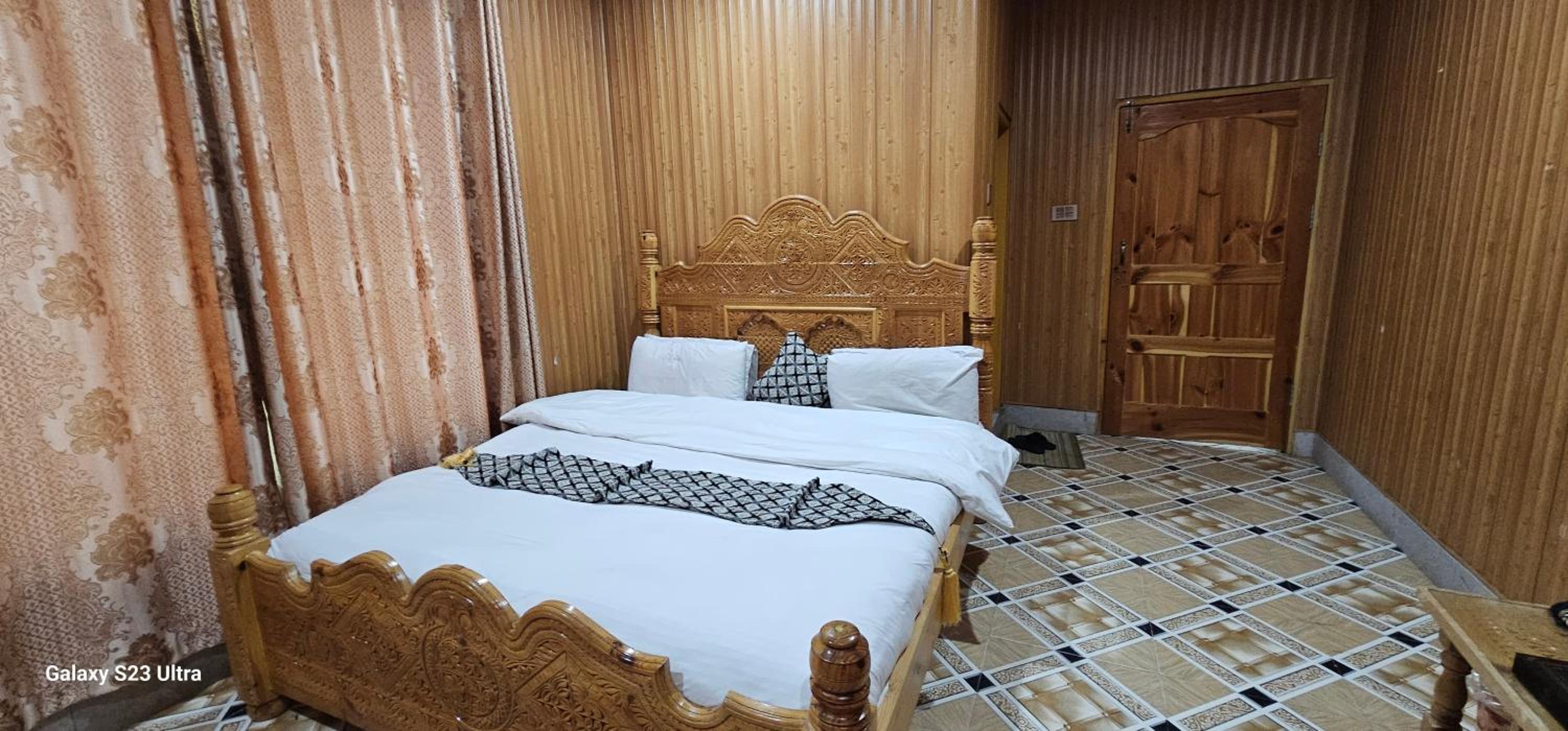 Deluxe Double Room photo 2