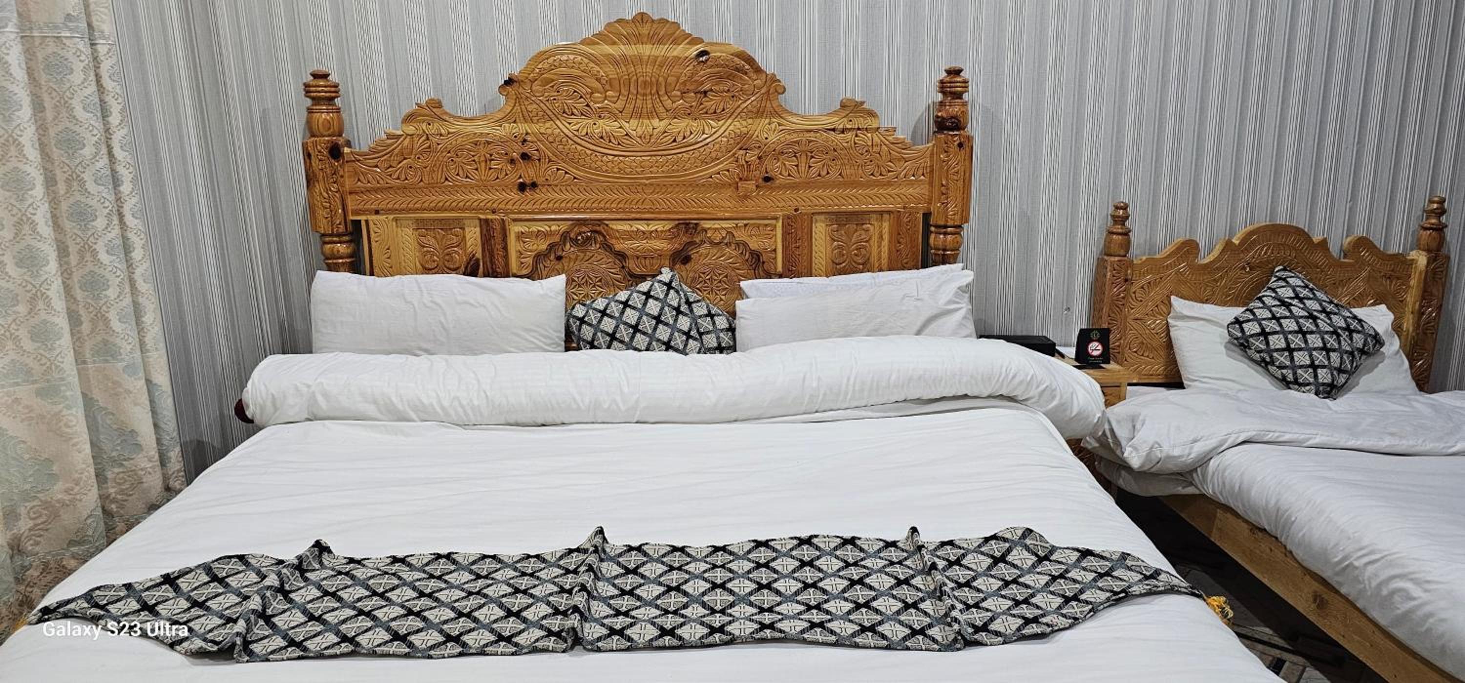 Deluxe Double Room photo 3