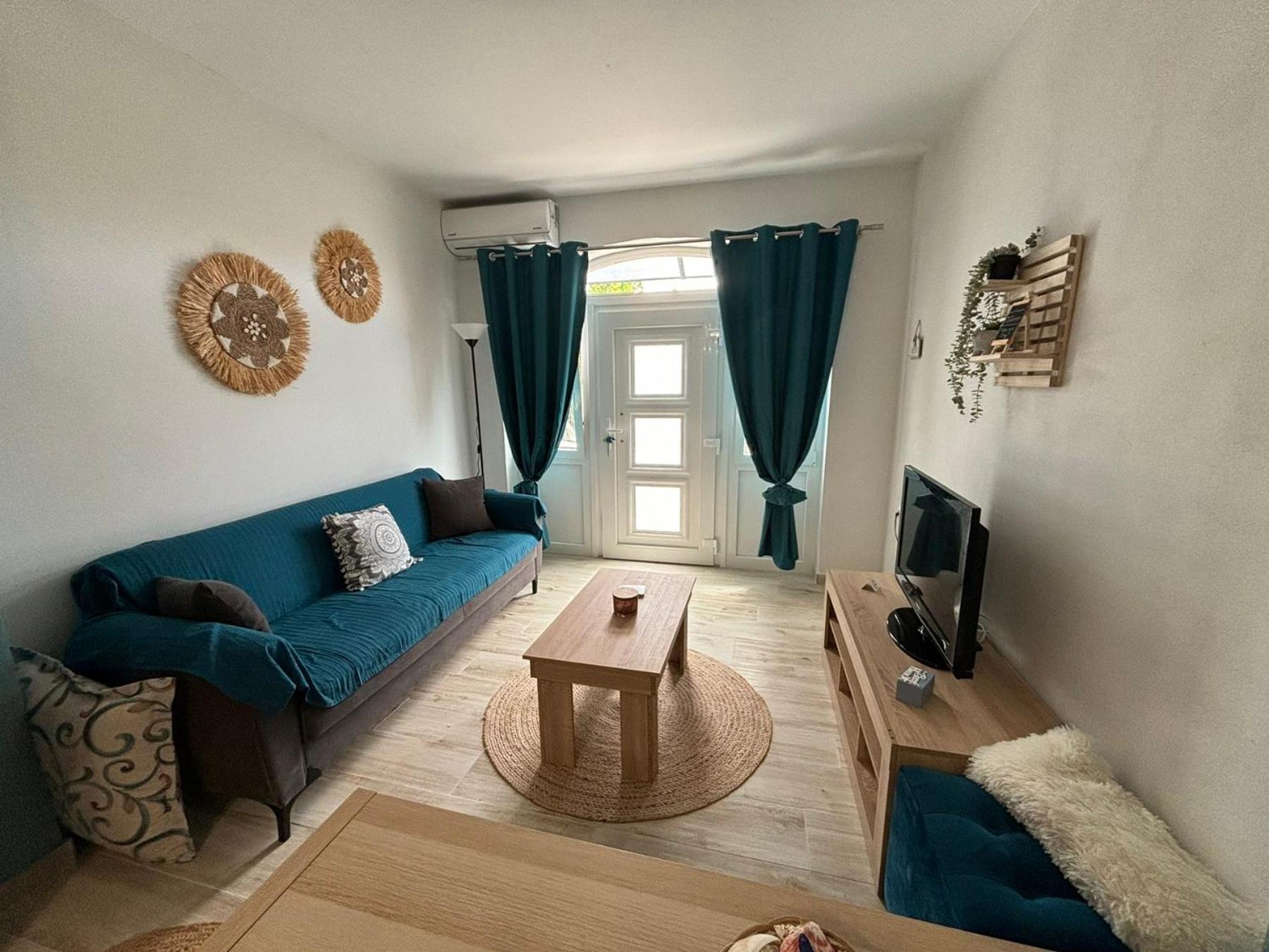 One-Bedroom Apartment with Garden