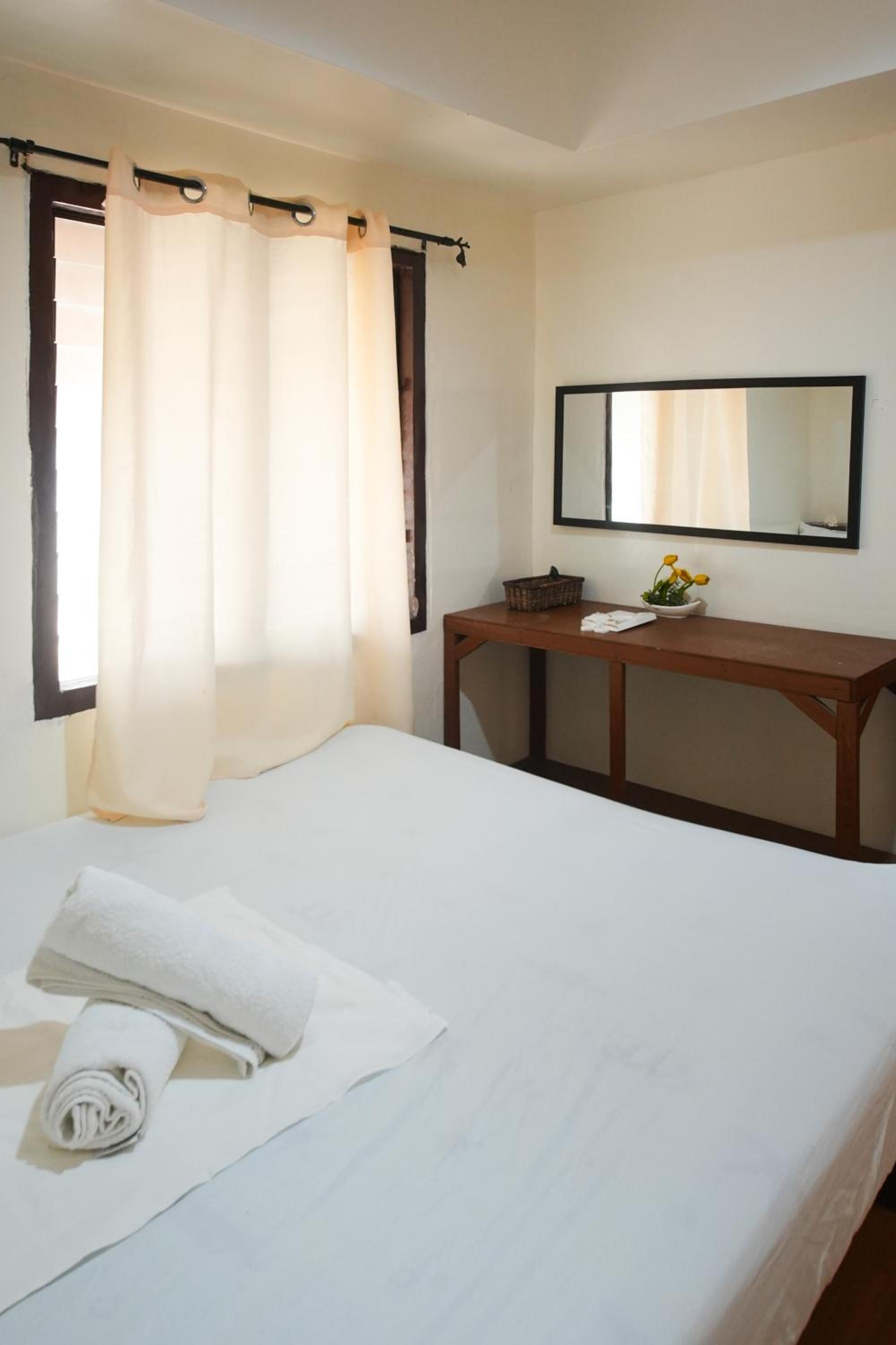 Double Room With Private Bathroom photo 2