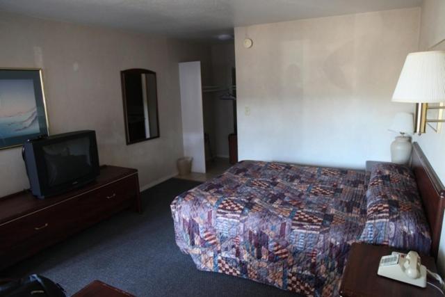 Queen Room - Photo 2