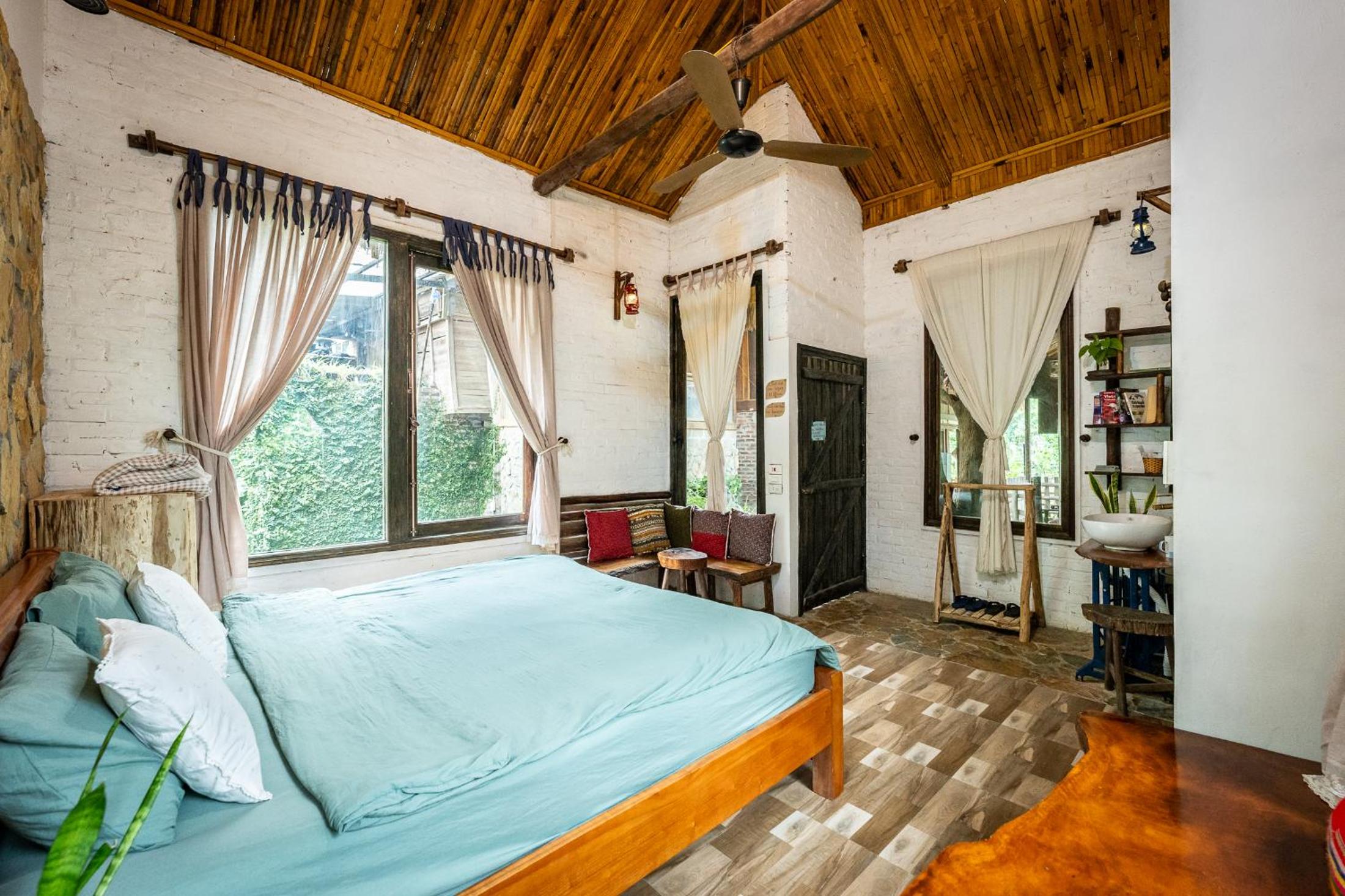 Deluxe King Room photo 1