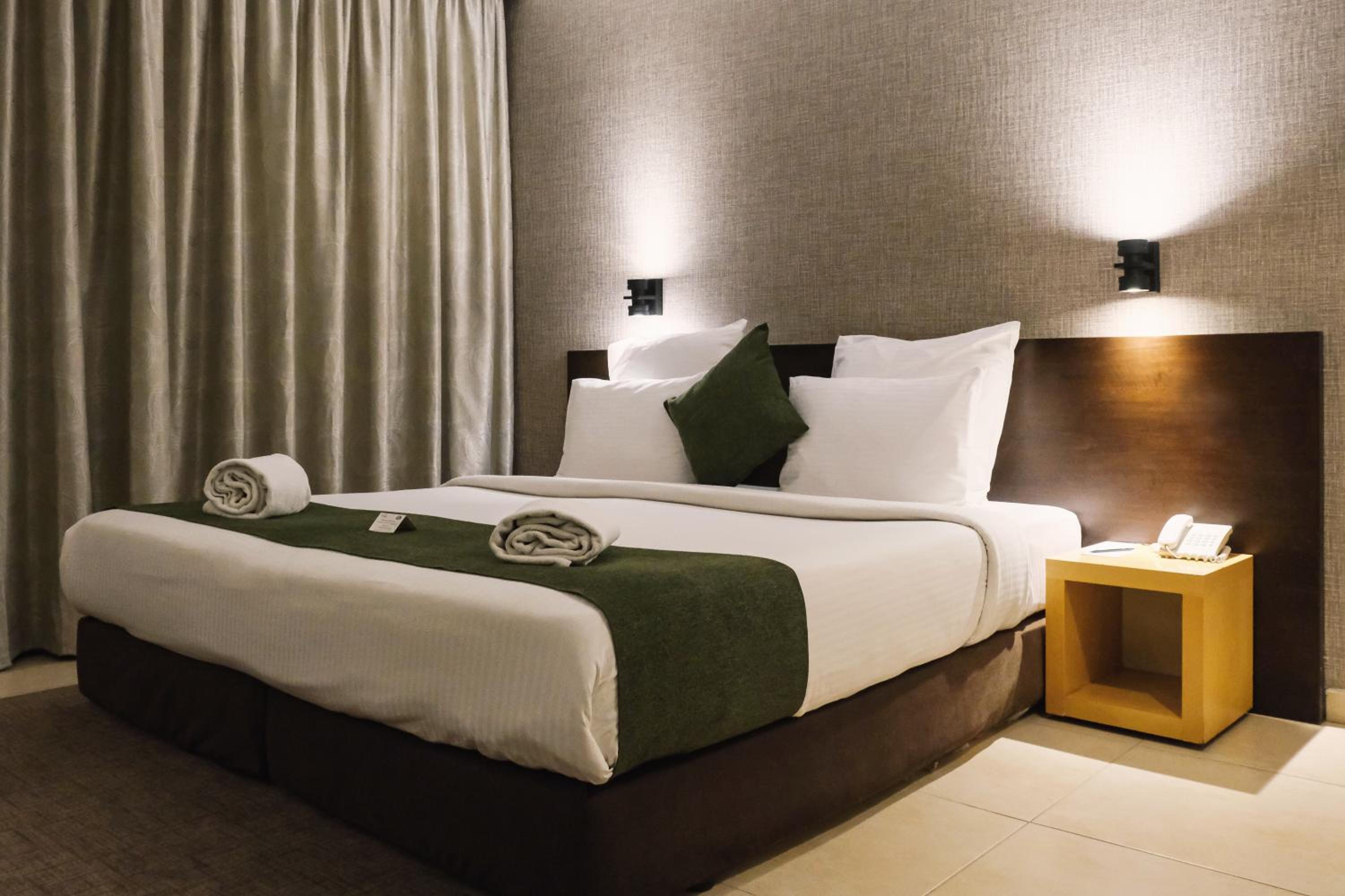 Deluxe Room - Photo 2