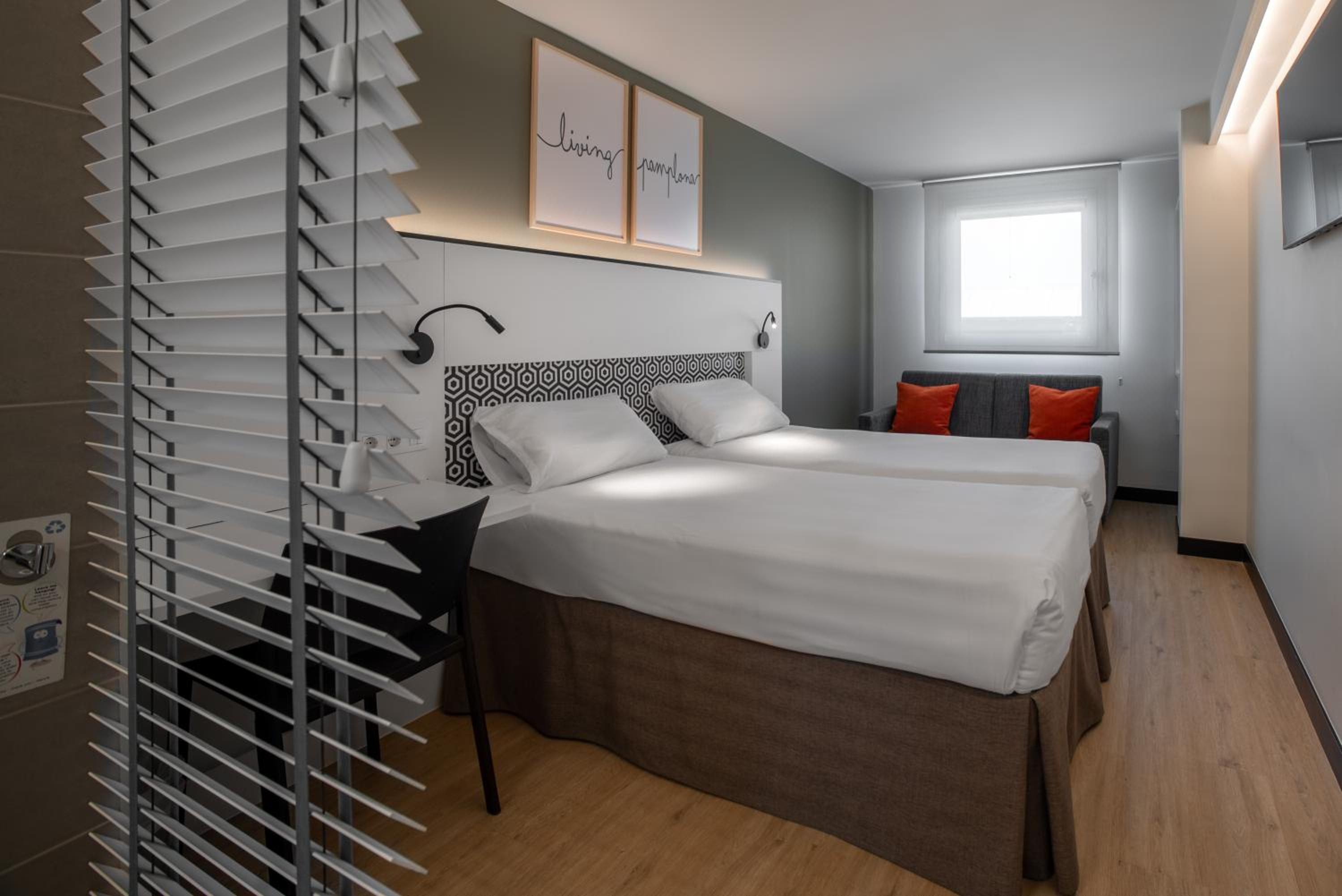 Double or Twin Room - Photo 5
