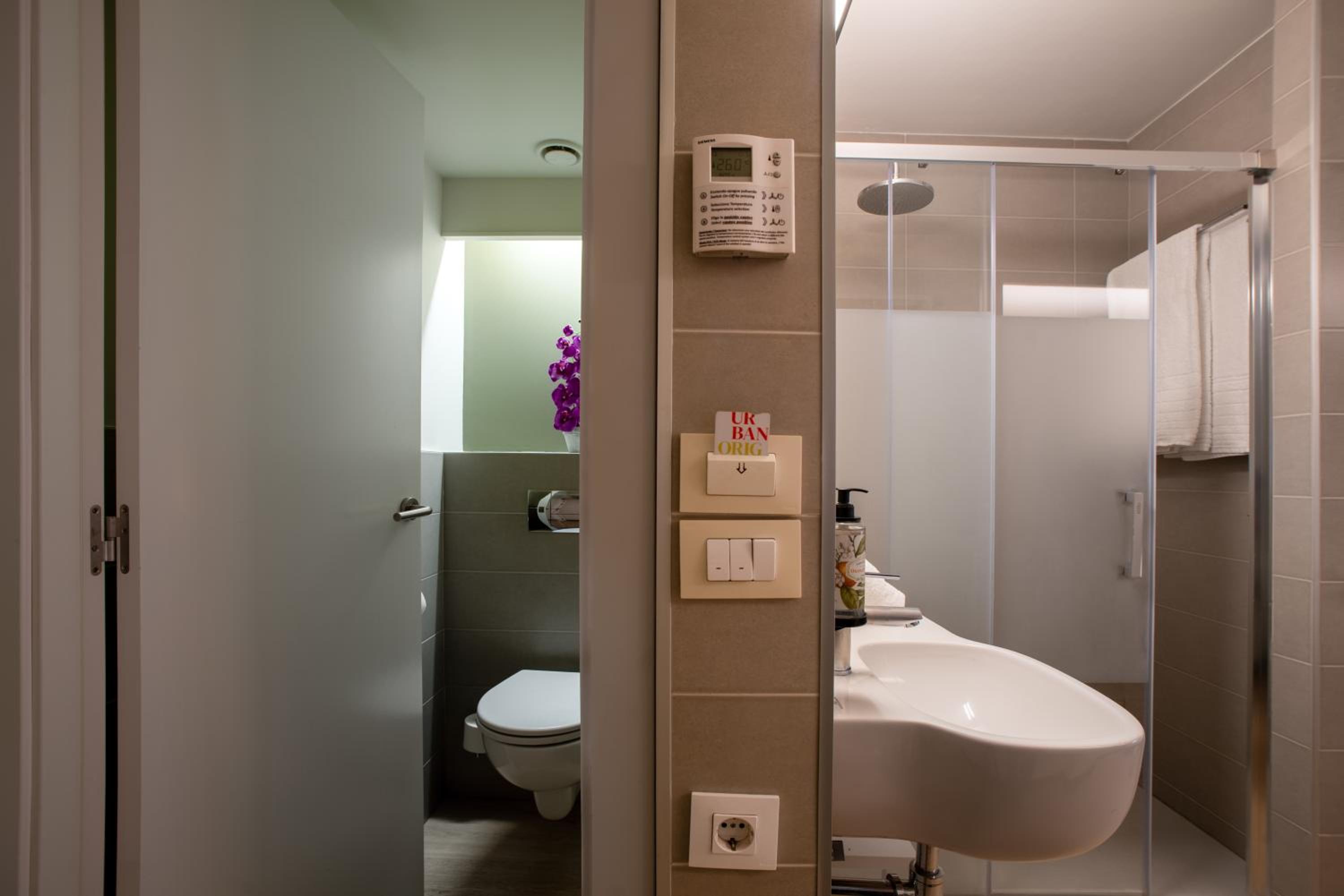 Double or Twin Room - Photo 3
