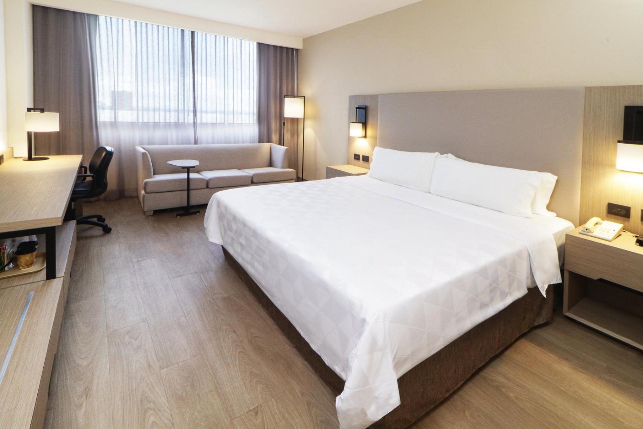 Standard King Room - Photo 2
