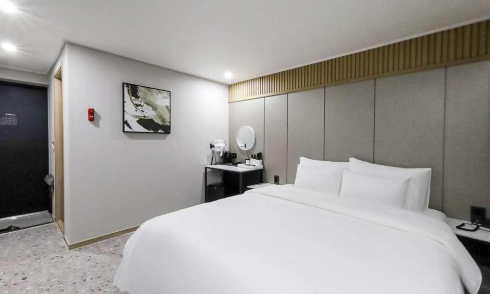 Double Room - Photo 10