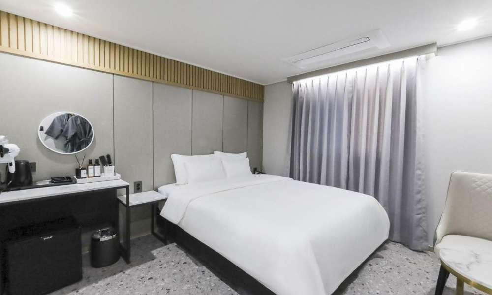 Double Room - Photo 2
