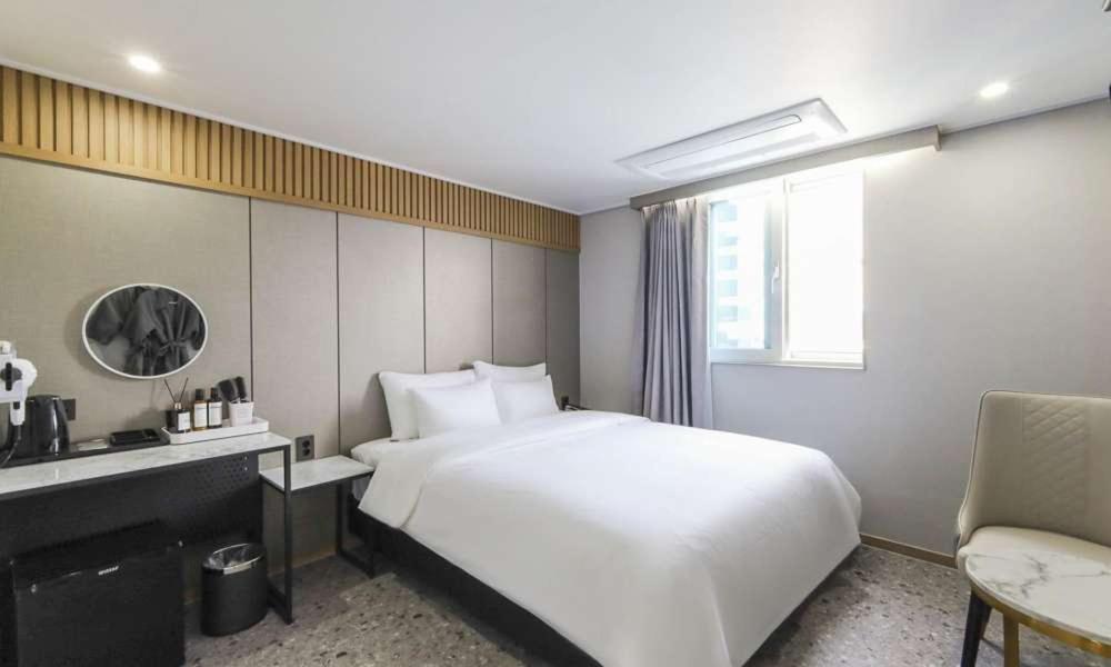 Double Room - Photo 5