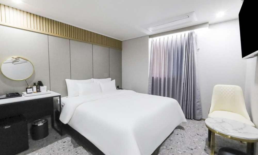 Double Room - Photo 4
