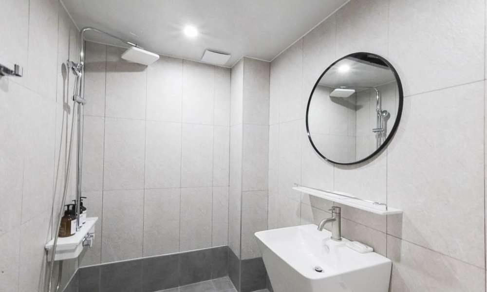 Double Room - Photo 8