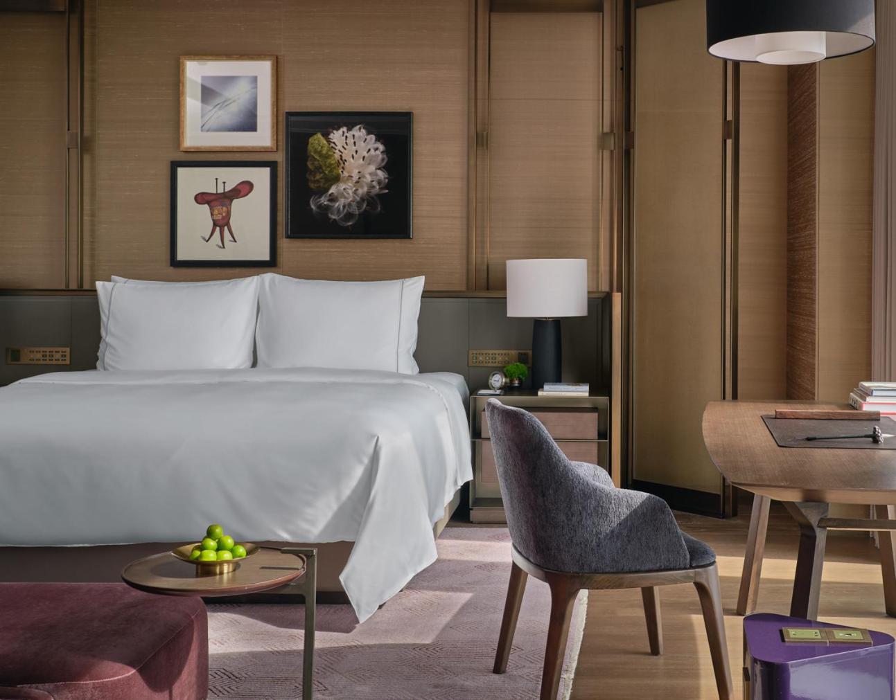 Premier King Room with One King Bed (Non Smoking)