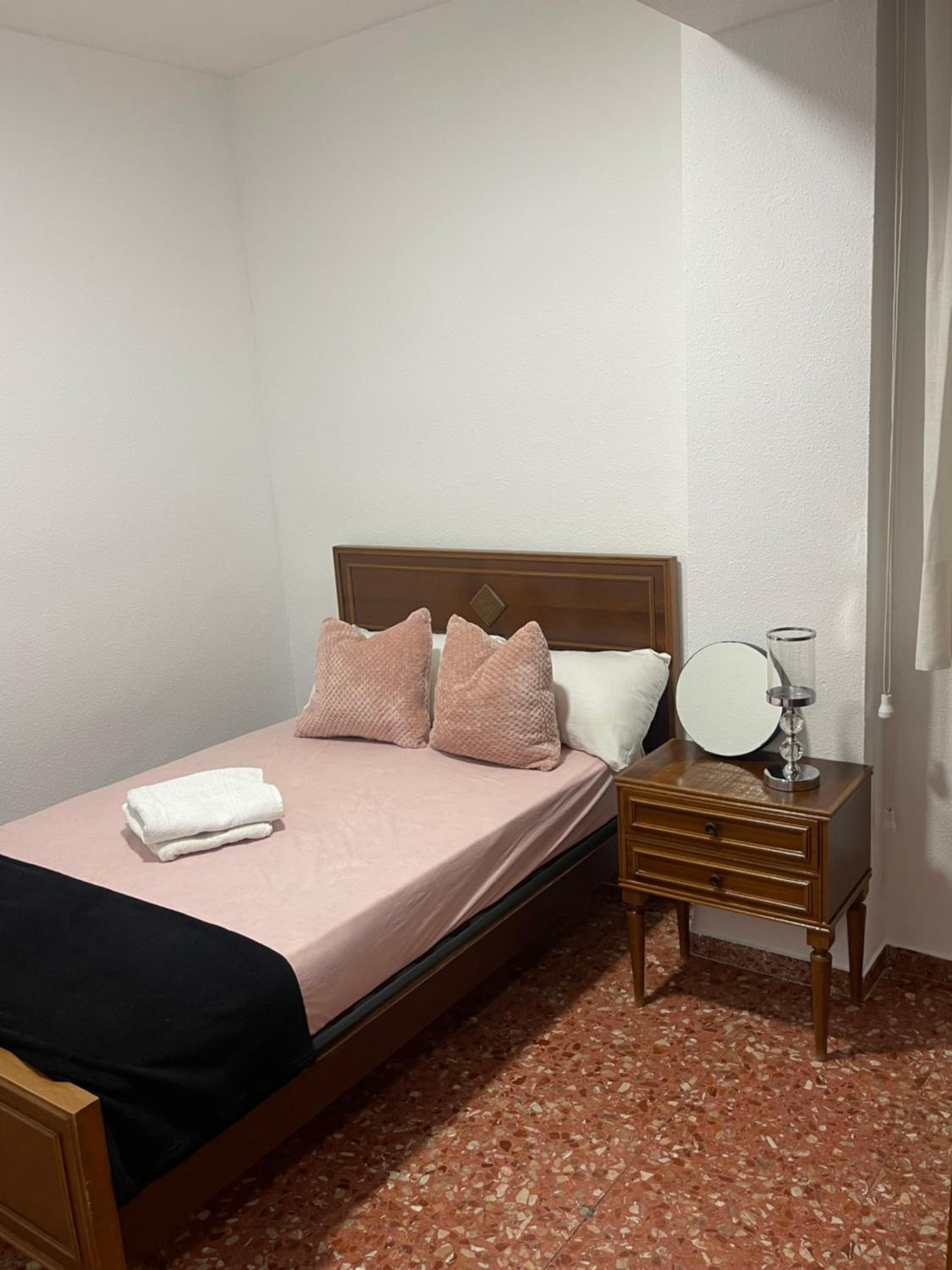 Apartamento Premium de Tres Habitaciones con Balcón