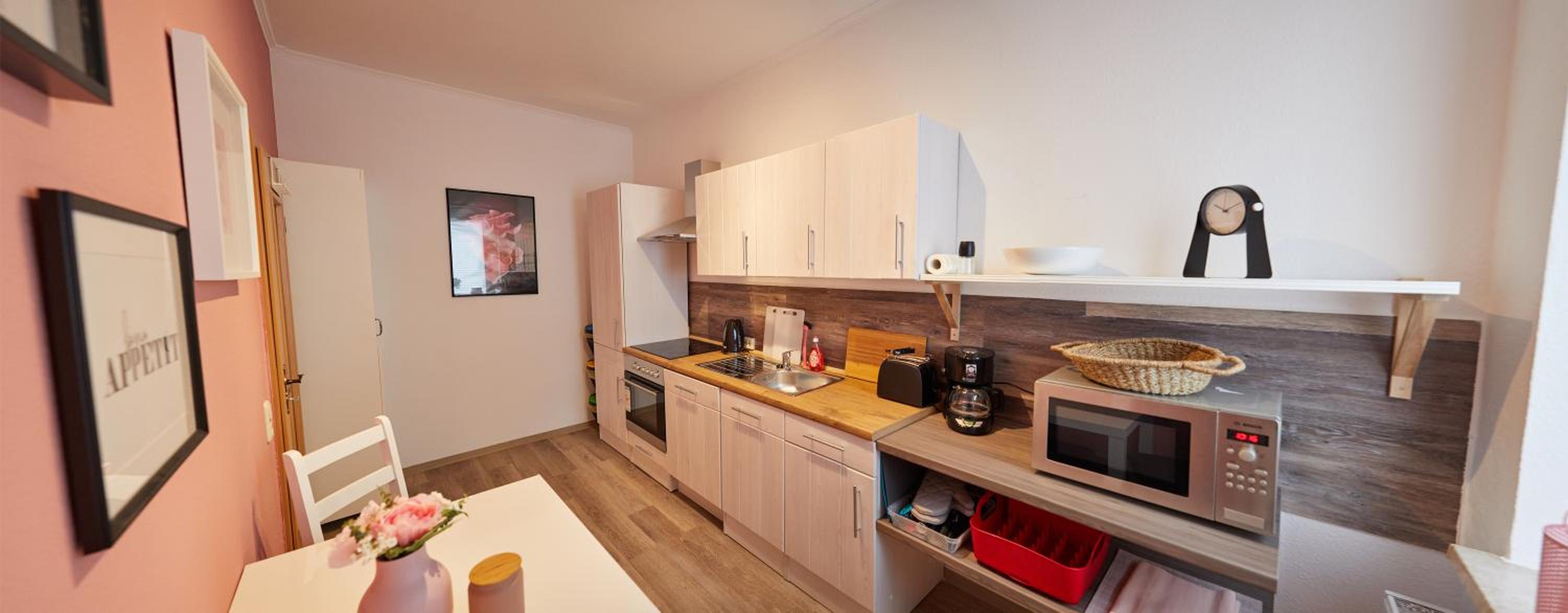 Two-Bedroom Apartment with City View - outbuilding photo 2