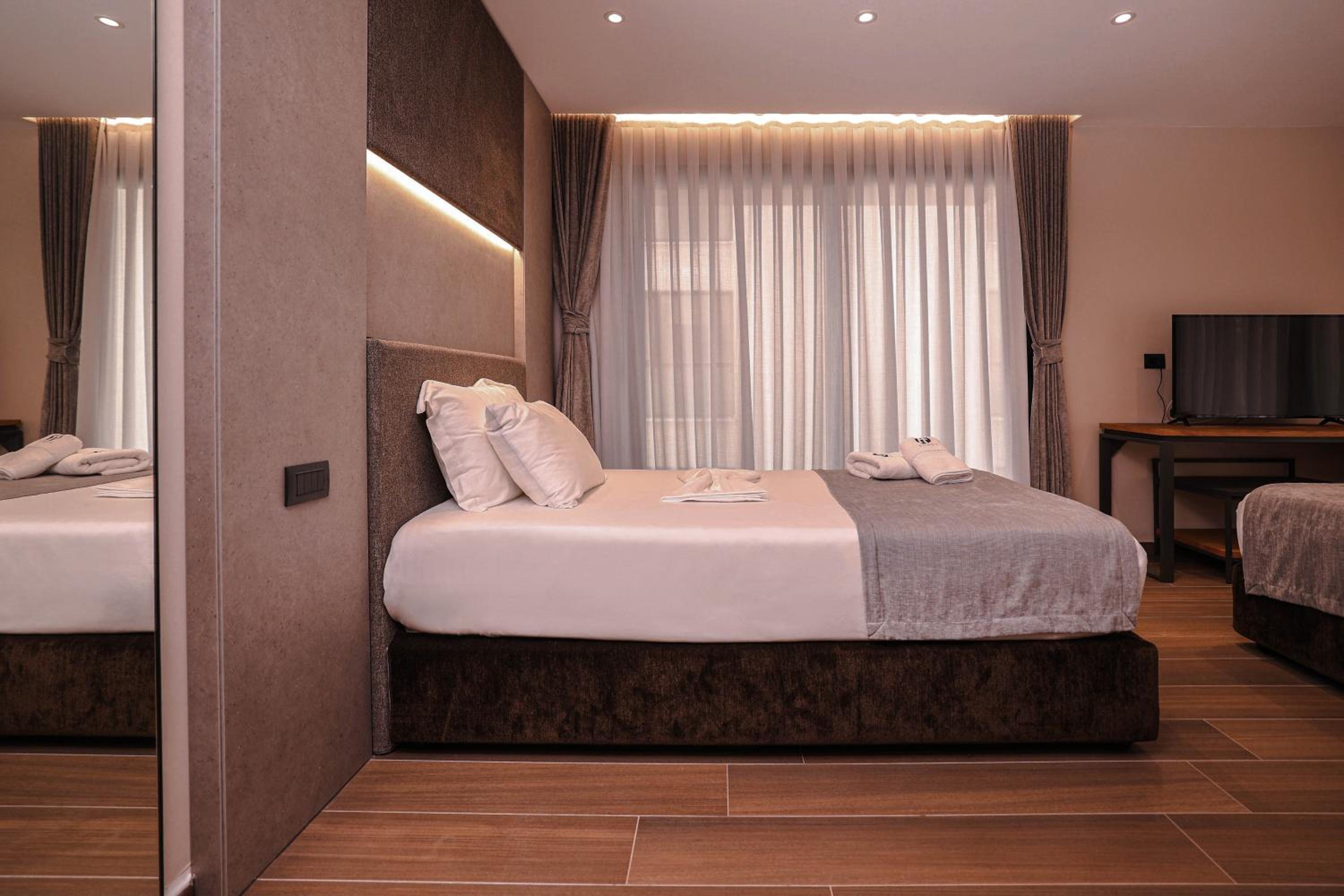 Deluxe Triple Room with Sea View