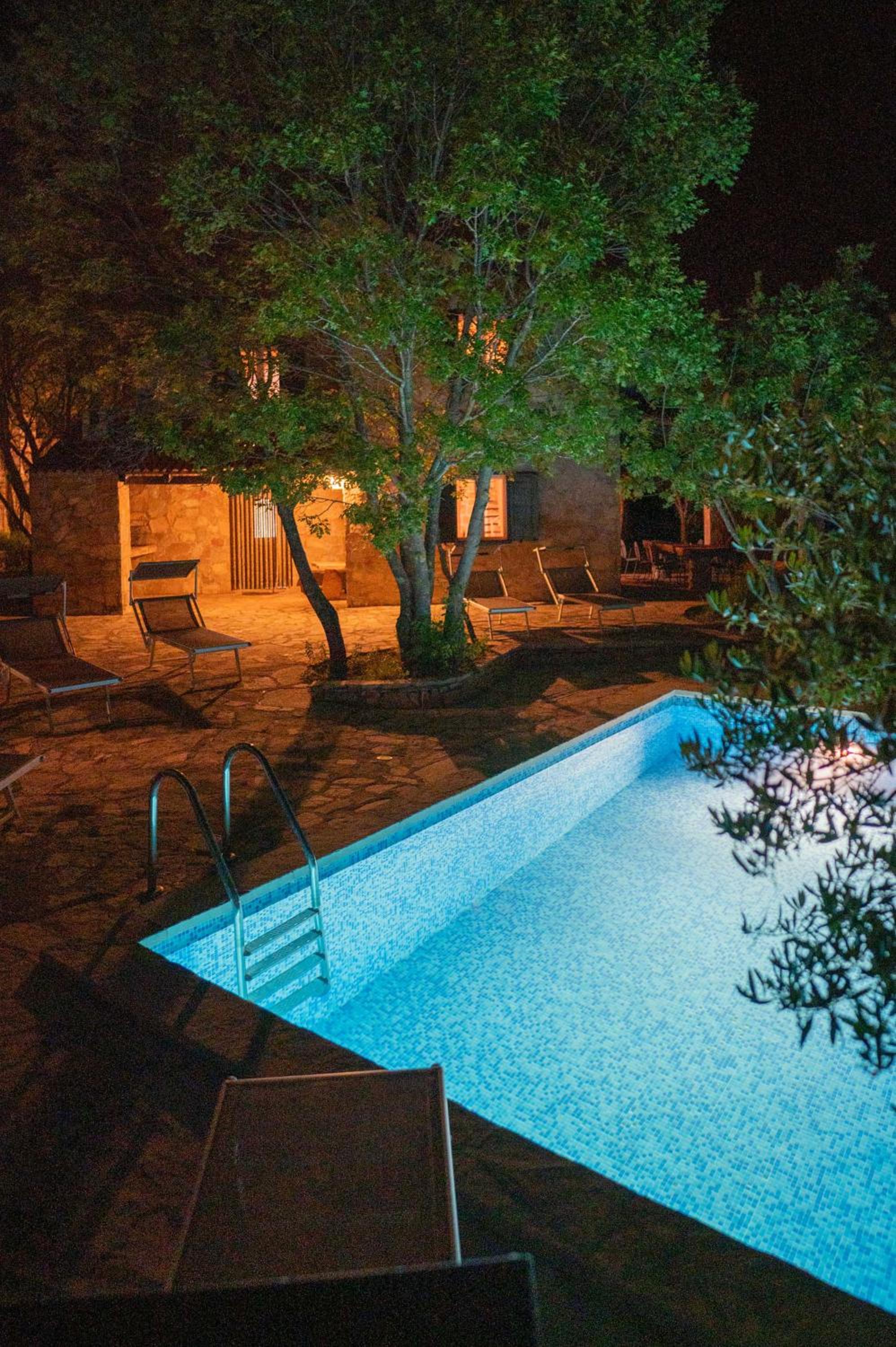 Villa with Private Pool - Photo 28
