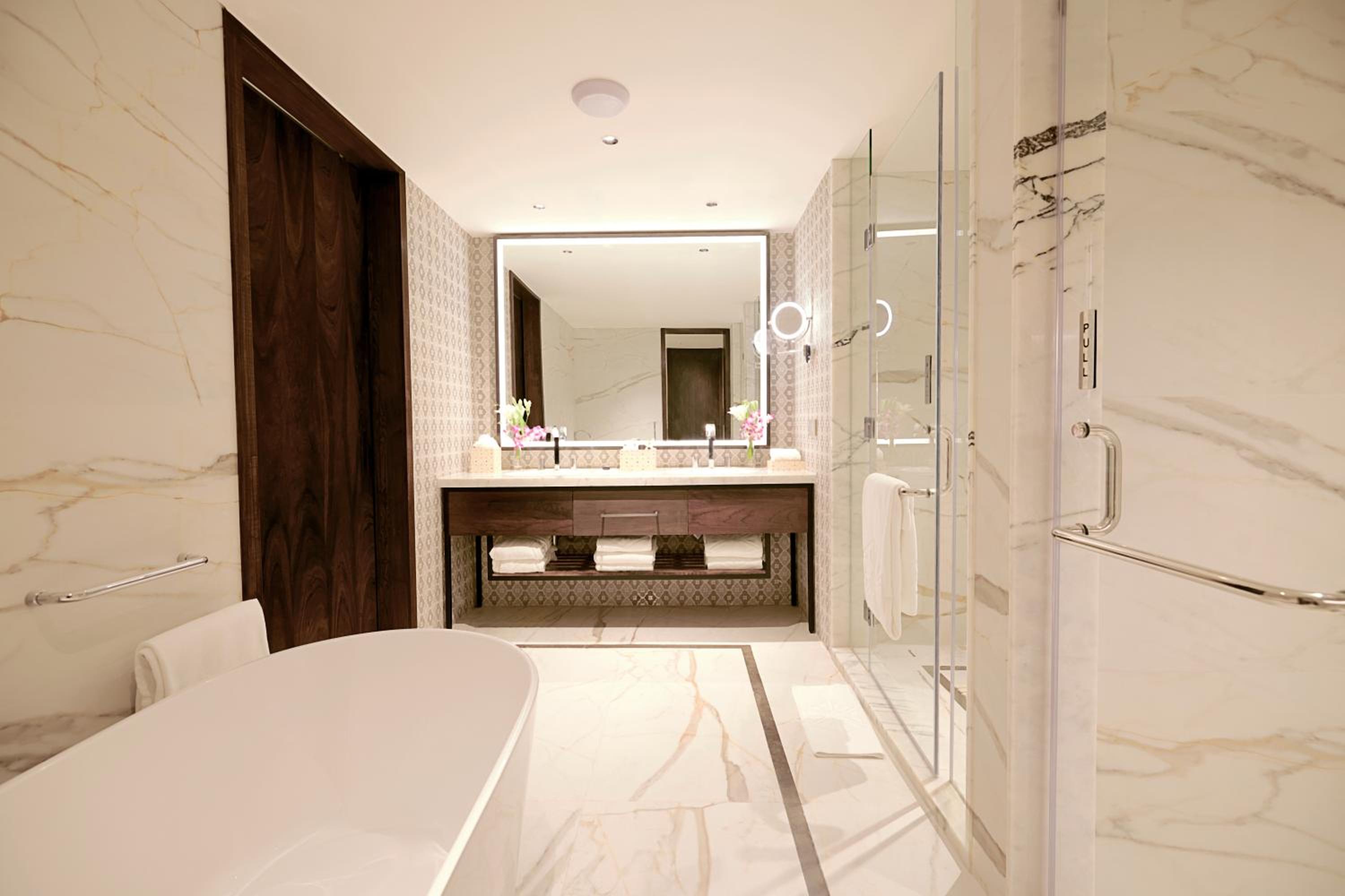 Deluxe Suite photo 3