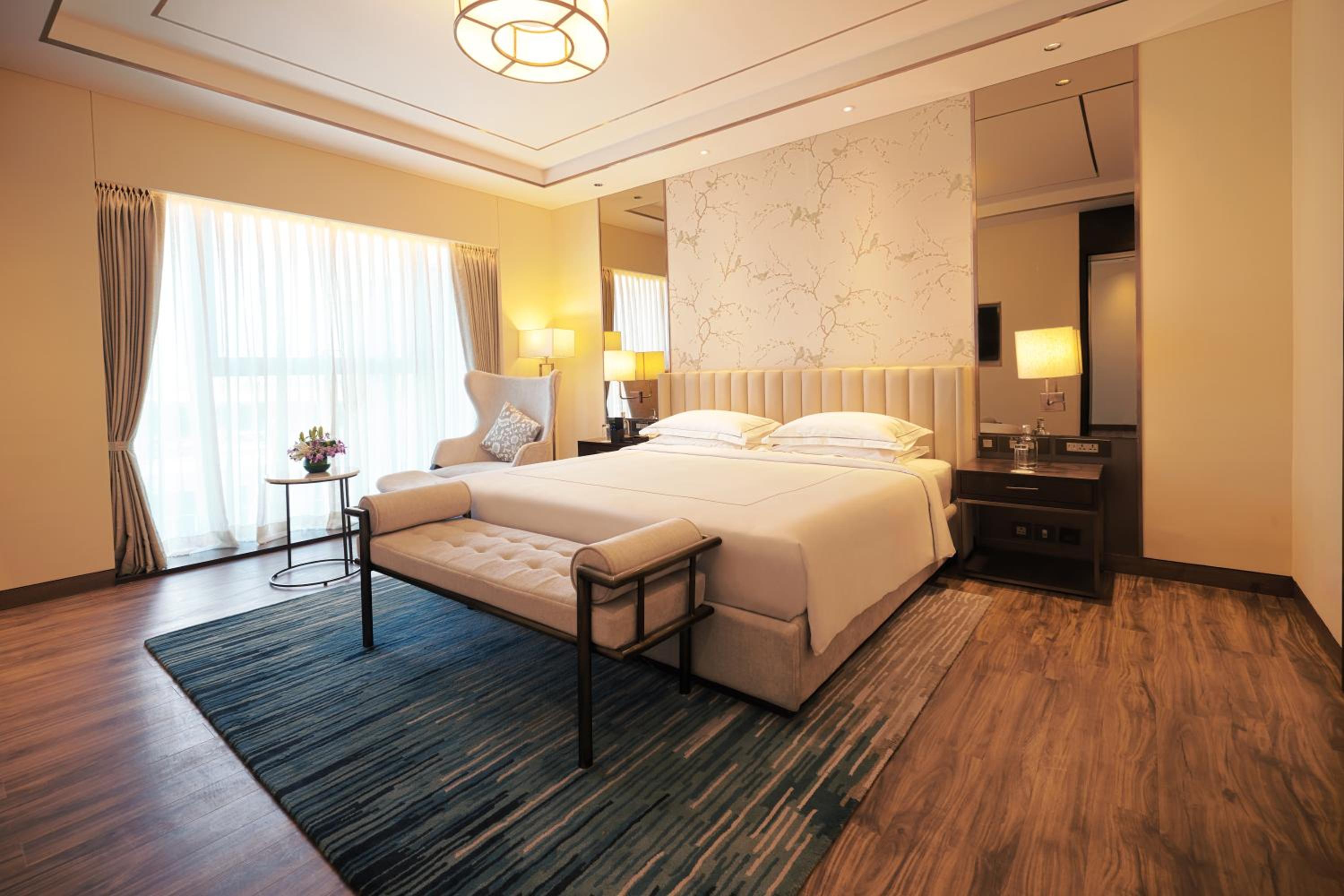 Deluxe Suite photo 2