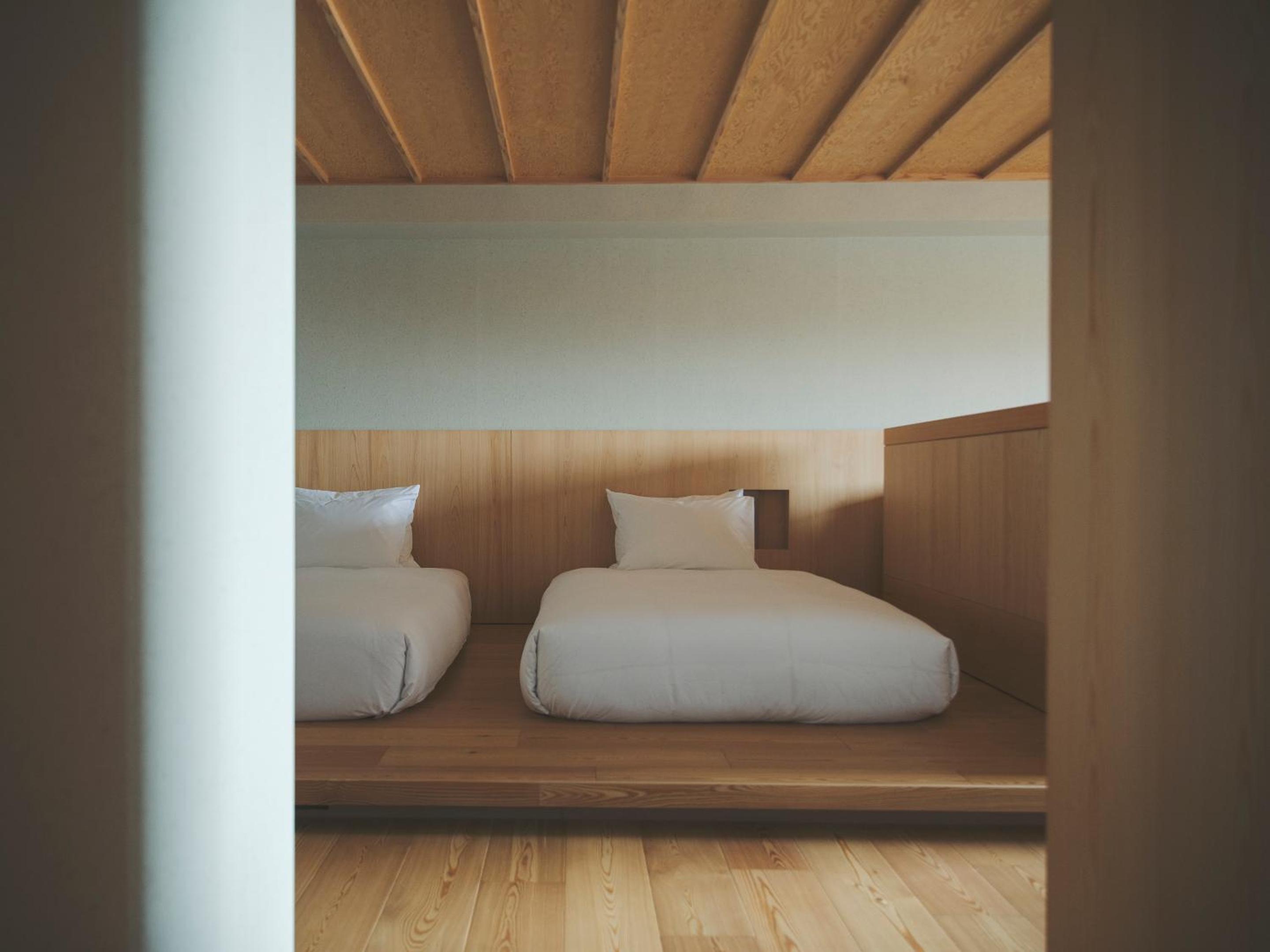 Premium Twin Room with Hot Spring - Photo 7