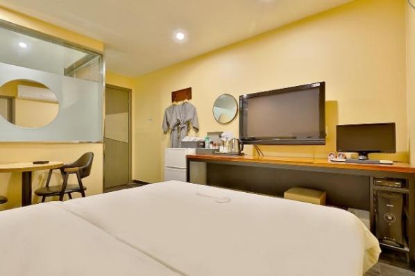 Standard Double Room - Photo 1