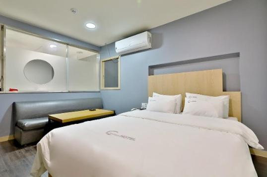 Standard Double Room - Photo 22