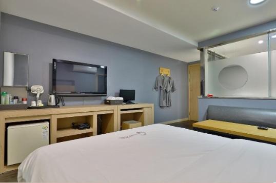 Standard Double Room - Photo 5