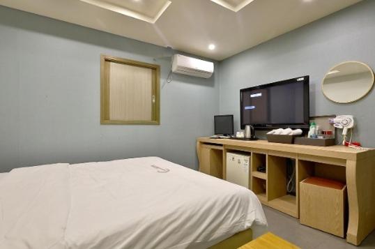 Standard Double Room - Photo 4
