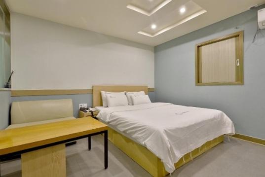 Standard Double Room - Photo 21