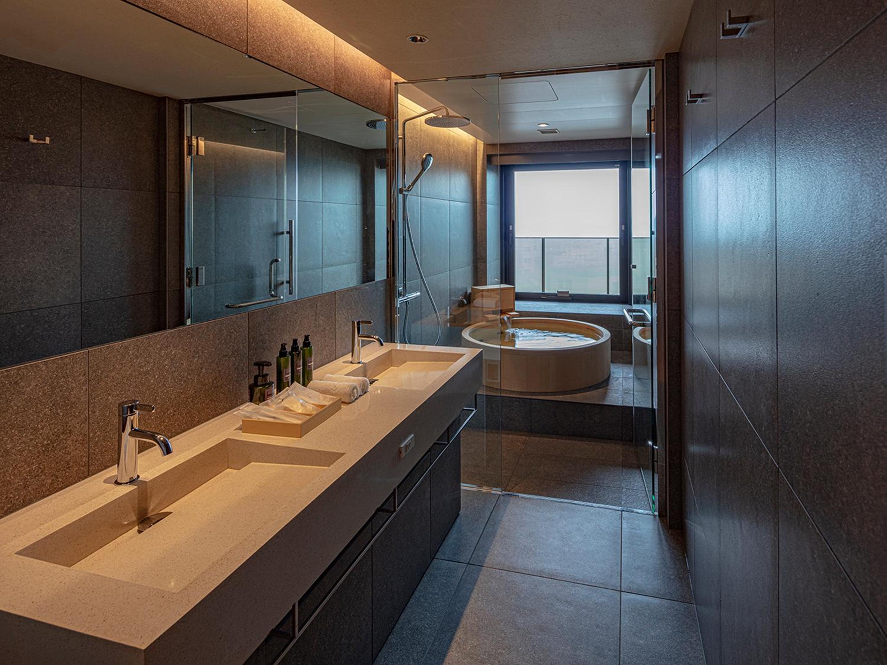 Premium Twin Room with Hot Spring - Photo 5