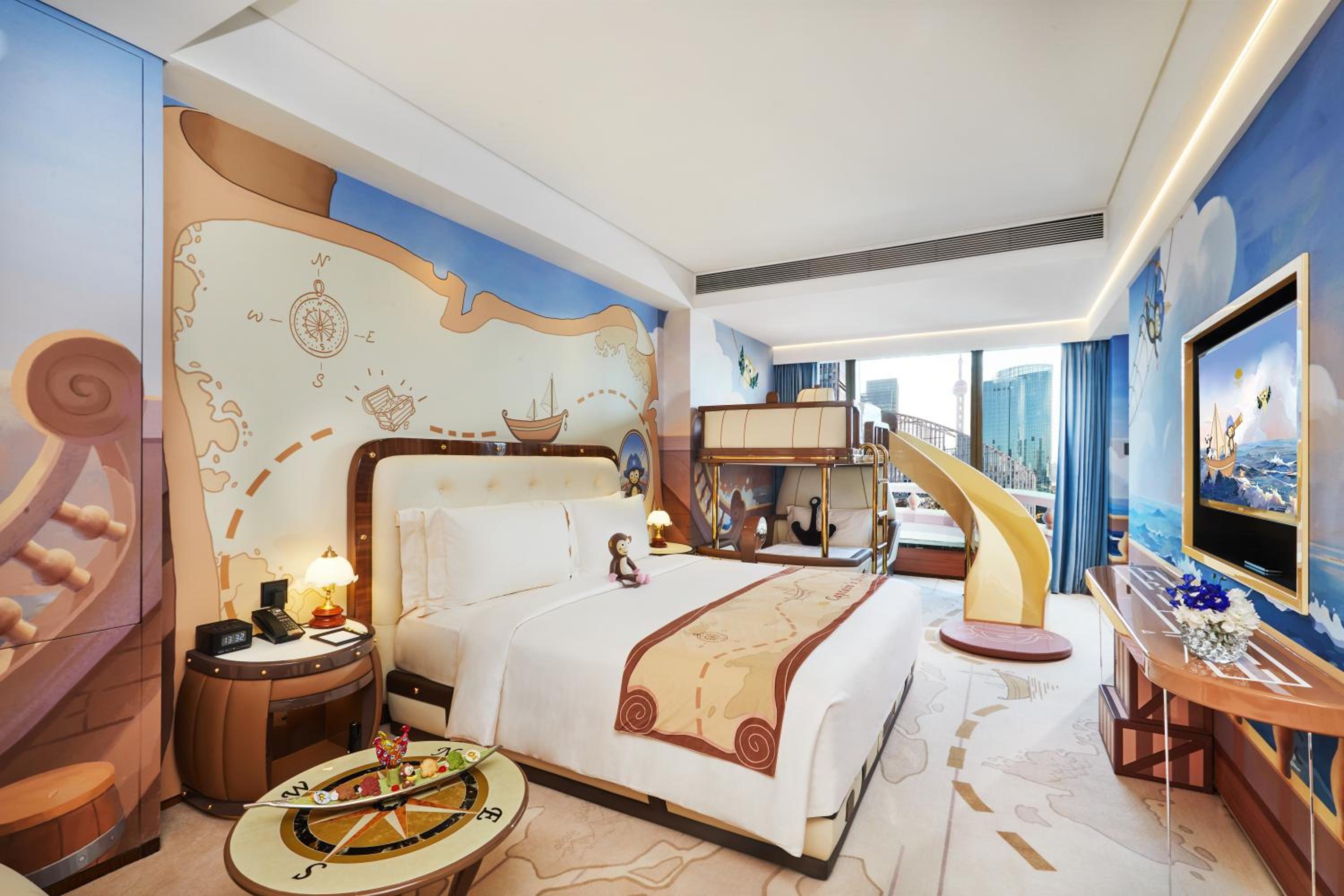 Mandarin River Themed Room King