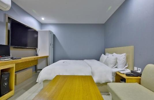 Deluxe Double Room - Photo 20
