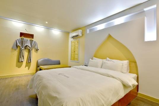Deluxe Double Room - Photo 34