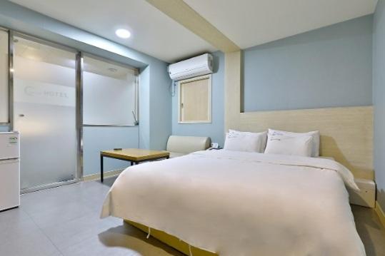 Deluxe Double Room - Photo 11