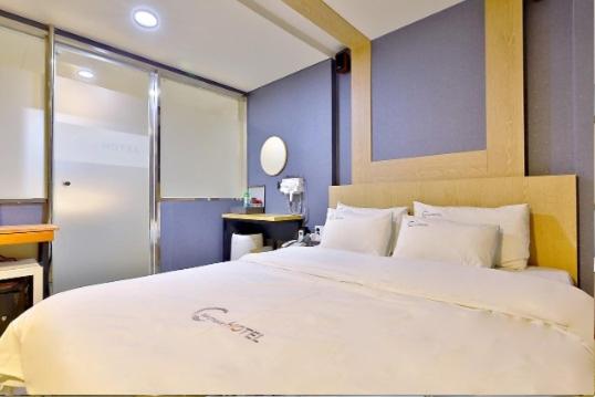 Deluxe Double Room - Photo 7