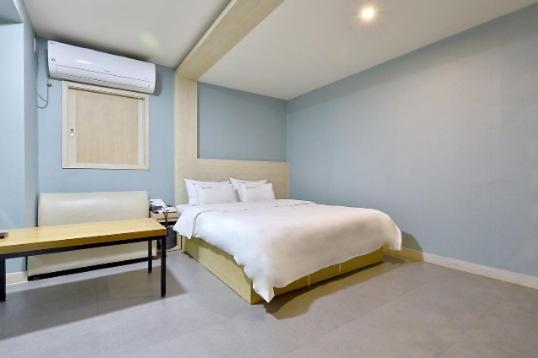 Deluxe Double Room - Photo 42