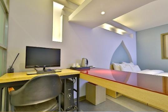 Deluxe Double Room - Photo 37