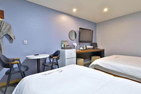 Deluxe Twin Room - Photo 2