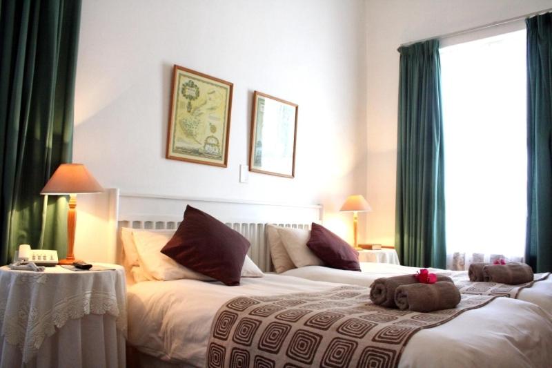 Twin Room - Photo 6