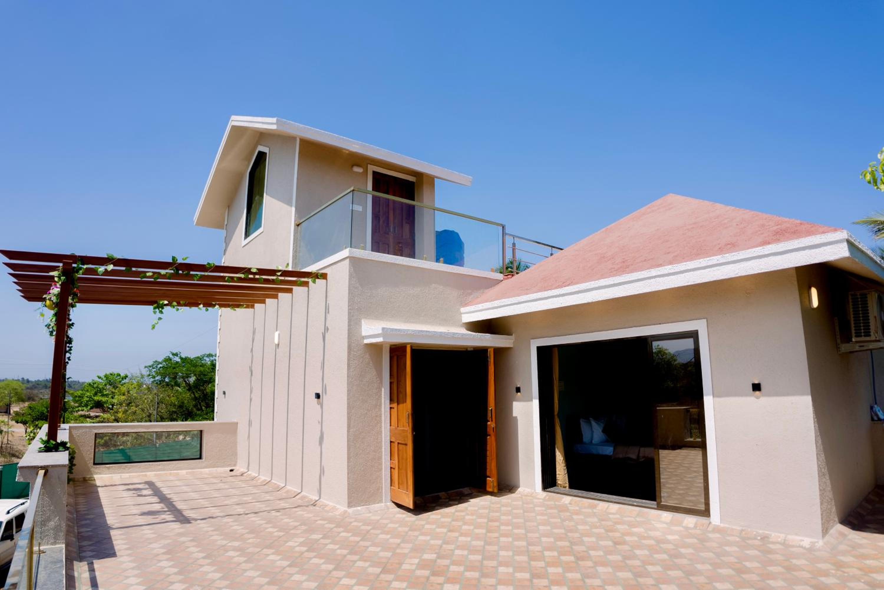 Four-Bedroom House photo 3