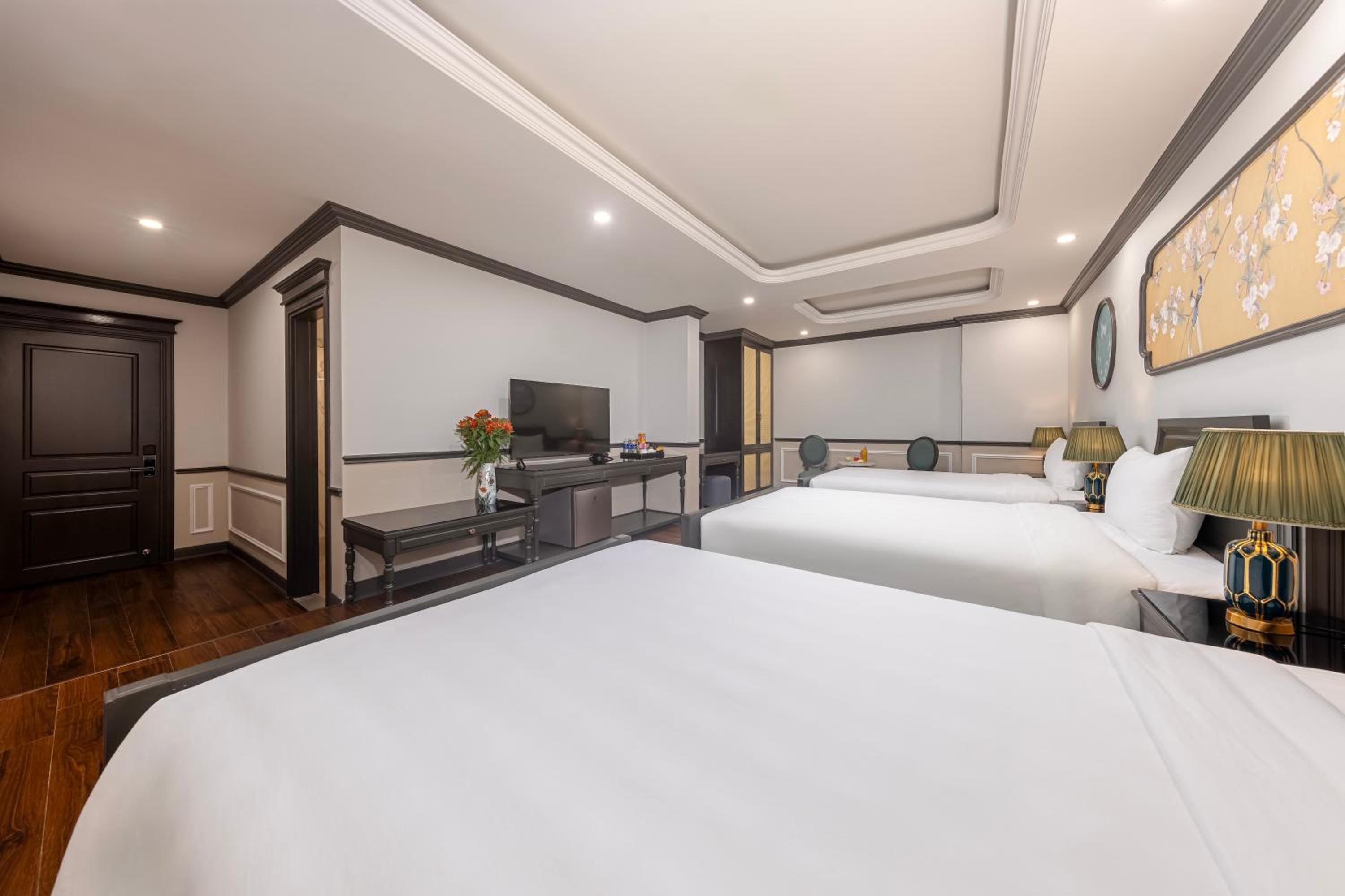 Superior Triple Room photo 3